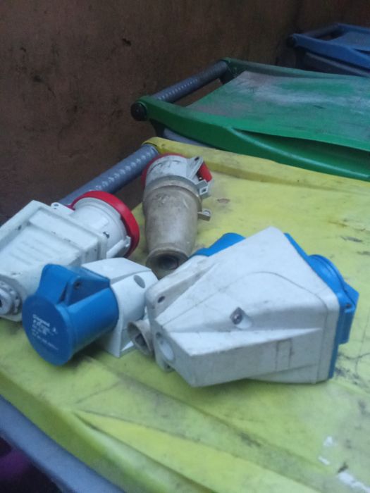 Vendo estas 5 fichas monofásicas e tra 2€ cada ifica uma s a 150€ cada