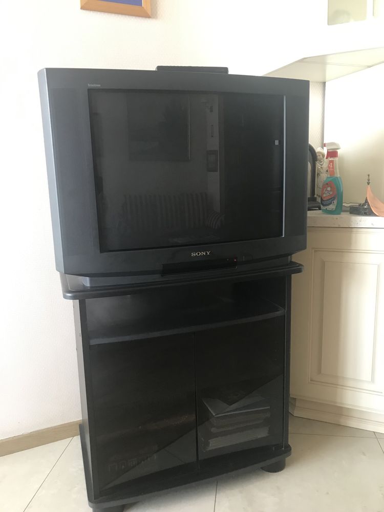 Продам телевизор Sony Trinitron KV-29C1D