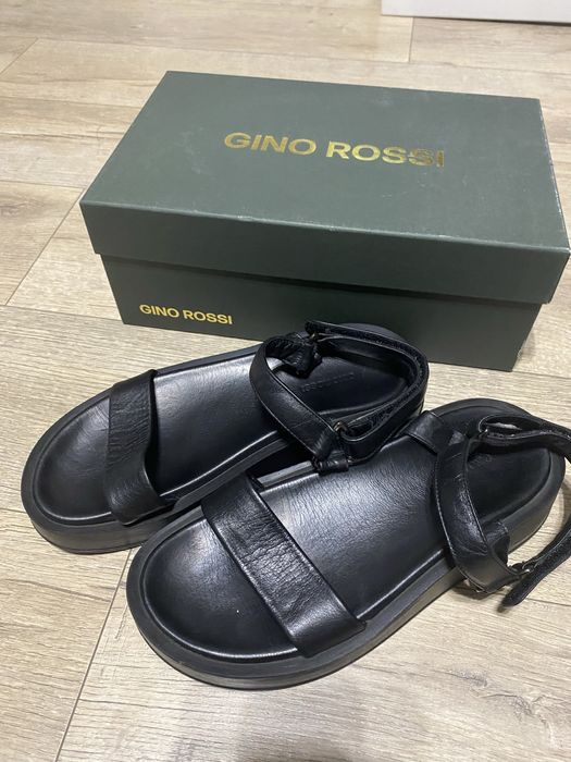 сандалі шкіряні Gino Rossi