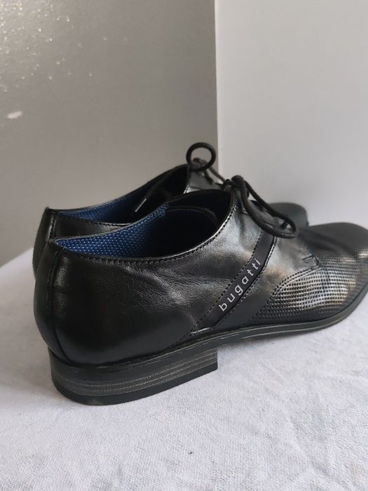Eleganckie męskie półbuty skórzane Bugatti – rozmiar 43