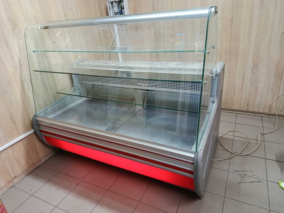 продам холодильную витрину