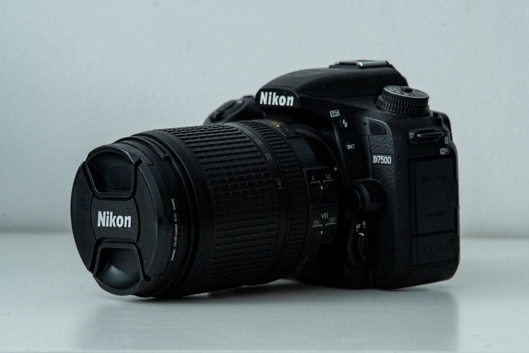 Aparat Nikon D7500 z obiektywem 18-140VR
