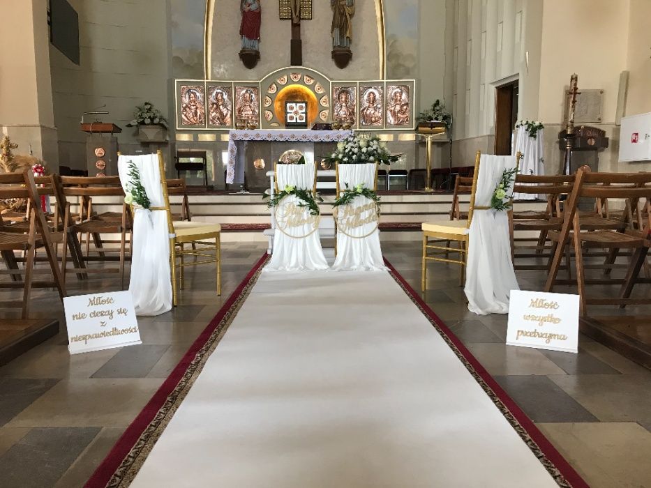 Biały dywan na ślub