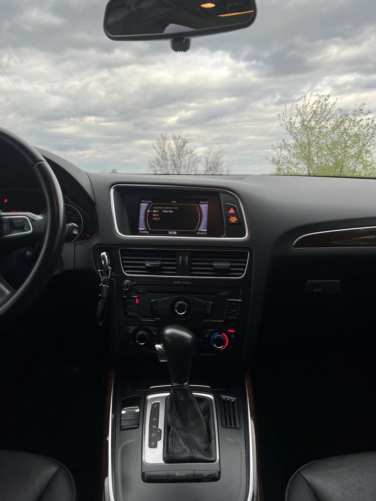 Audi Q5 Quattro Premium 2011