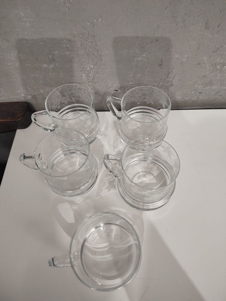 5 szklanek z PRL zestaw z winogronem