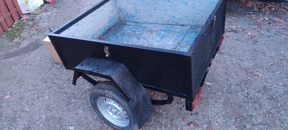 Przyczepka samochodowa jednoosiowa stan bdb