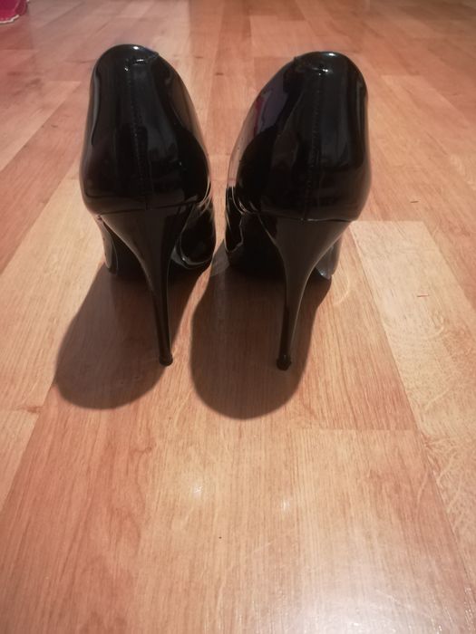 Szpilki, szpilki czarne, buty, czulenka czarne