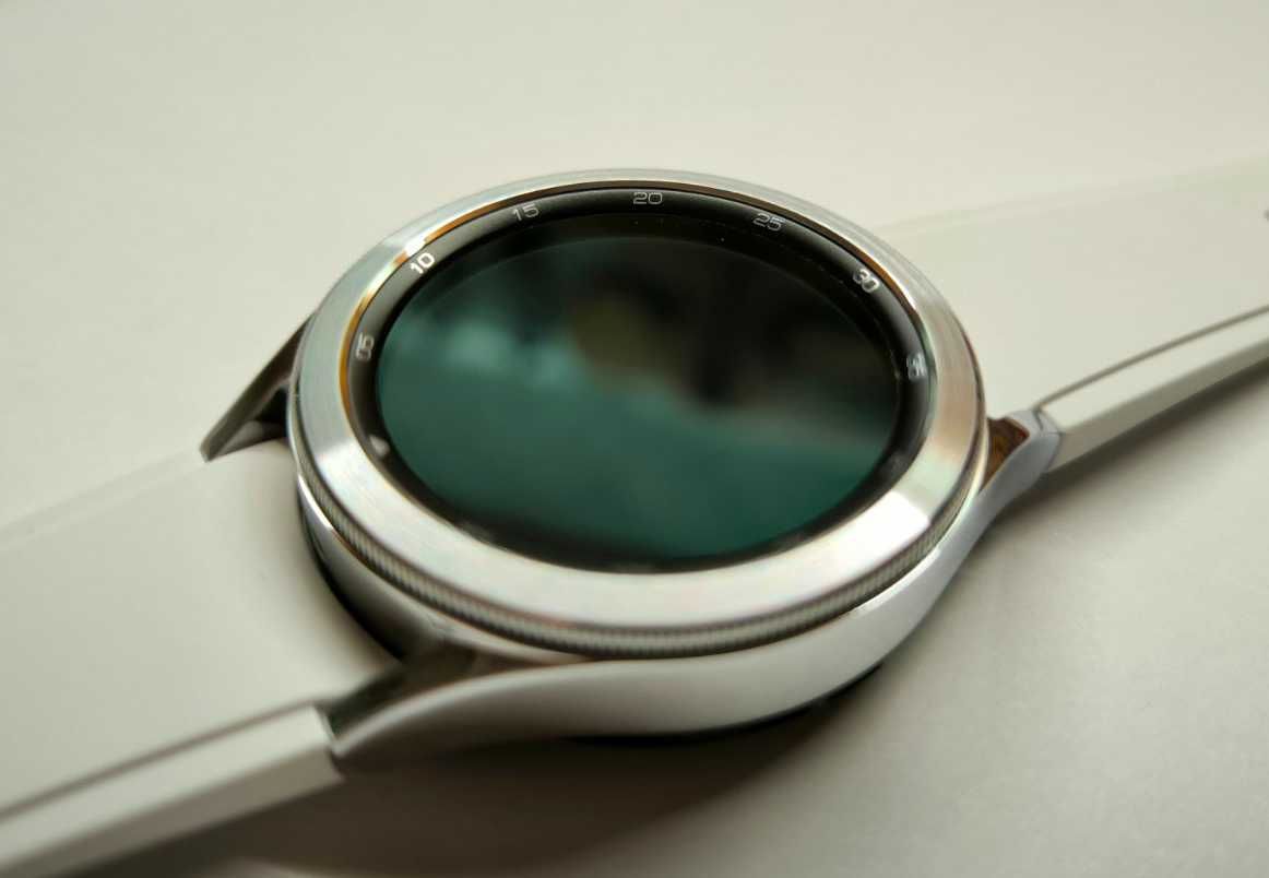 Новий Смарт-годинник SAMSUNG Galaxy Watch 4 42mm Classic Silver