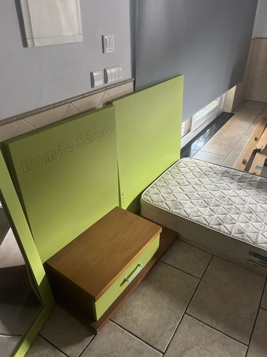 Conjunto de cama de criança e colchão molaflex