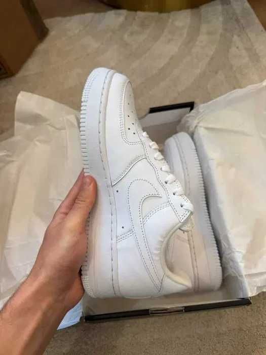 "Buty Trampki" Nike_Air_Force_1_Low_Supreme_White R.37.5