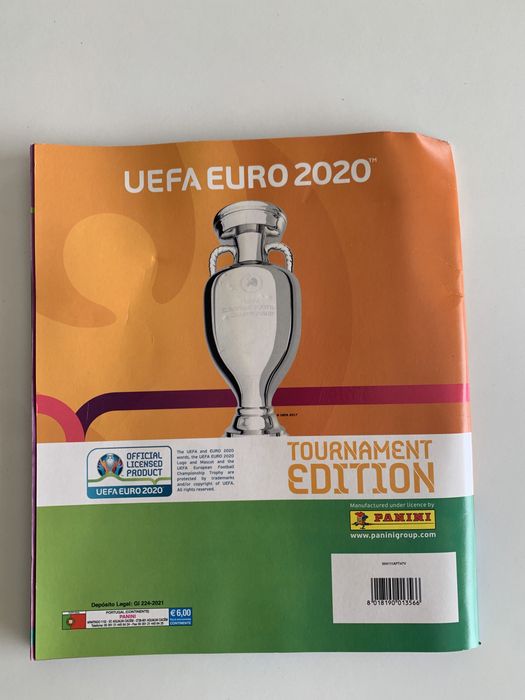 Caderneta Euro 2020 + 81 cromos
