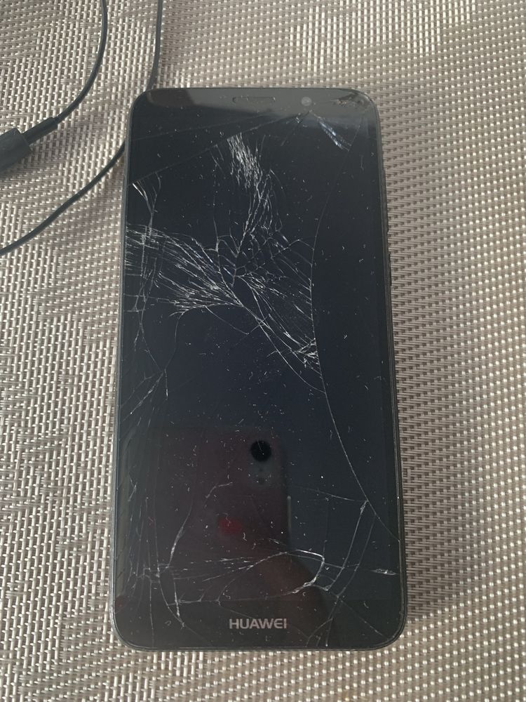 Telefon Huawei Y5 2018 uszkodzony wyświetlacz