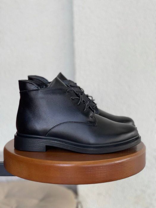 Черевики 39 осінні шкіряні жіночі чорні. Женские осенние ботинки кожа