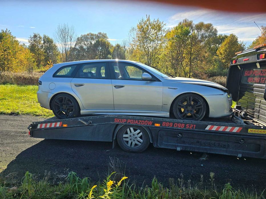 Alfa Romeo 159 1.9 JTD na części uszkodzona