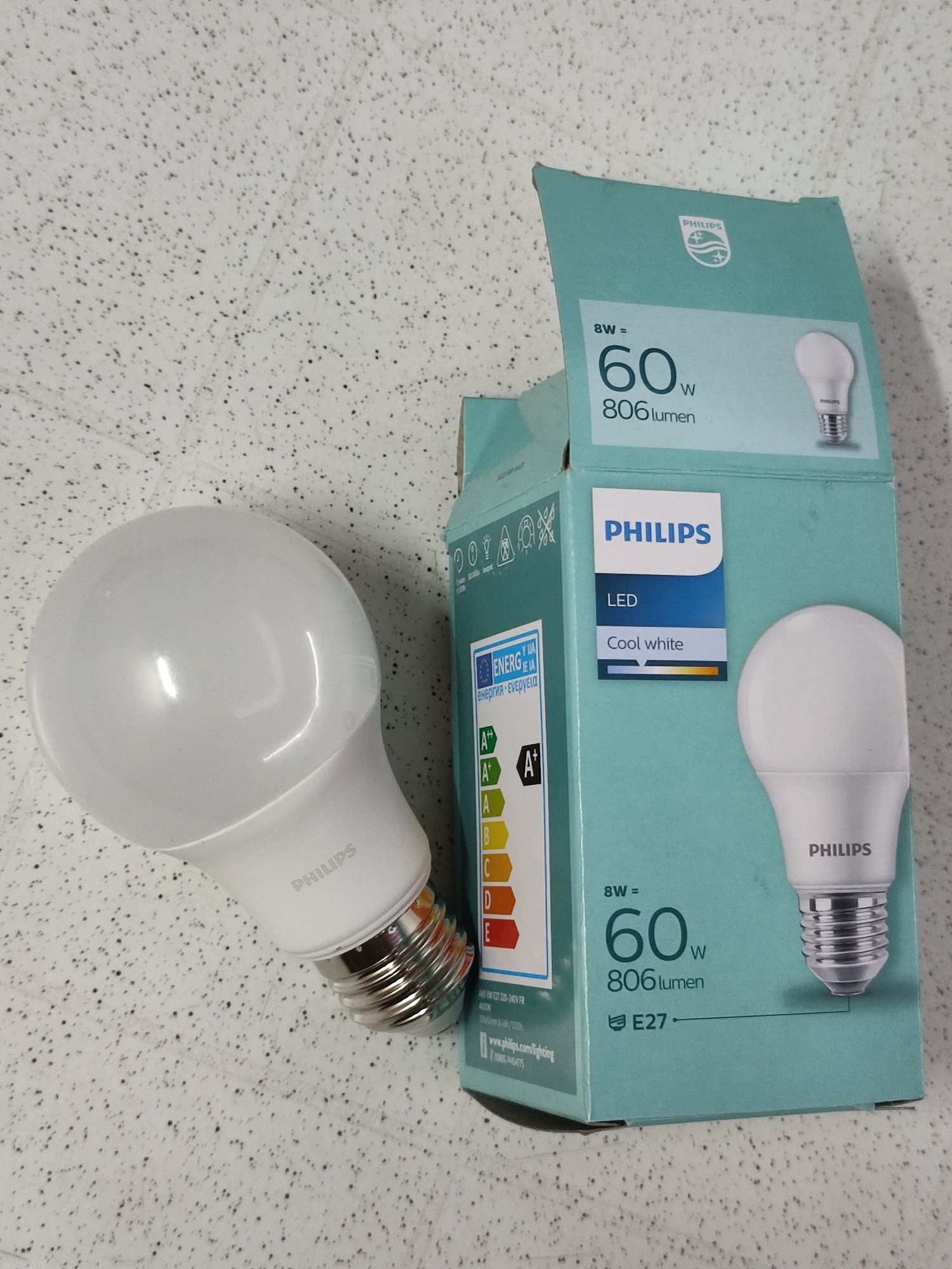 LED лампа Philips 8W 806 lumen