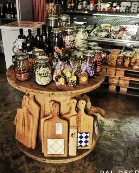 Cadeirões em madeira maciça feitos por medida