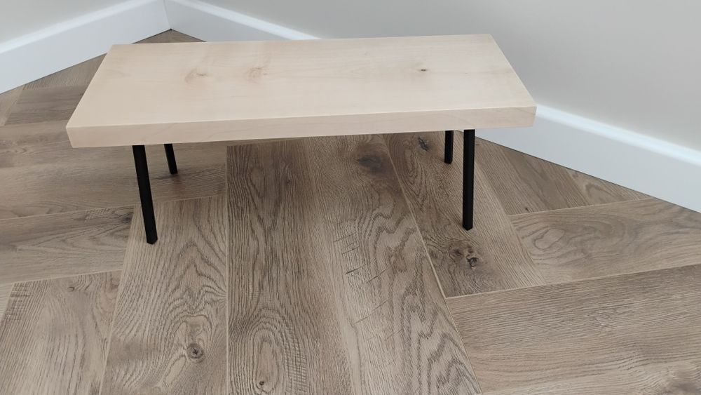 Kwietnik, stolik pod kwiaty prezent