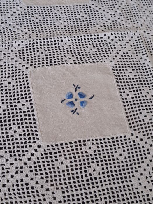 Toalha de renda e linho