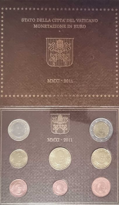 Евро набор монет Ватикана 2011 года.