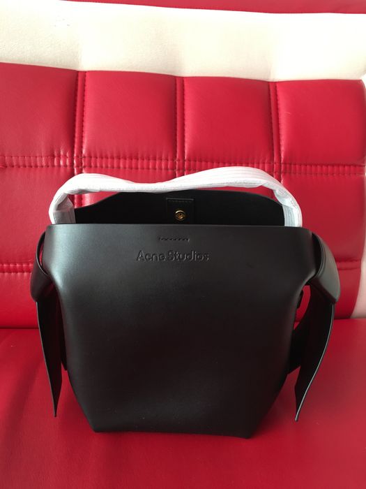 Сумка Acne Studios Musubi, нова