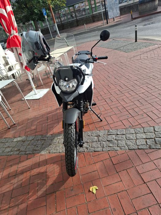 Vendo mota praticamente nova