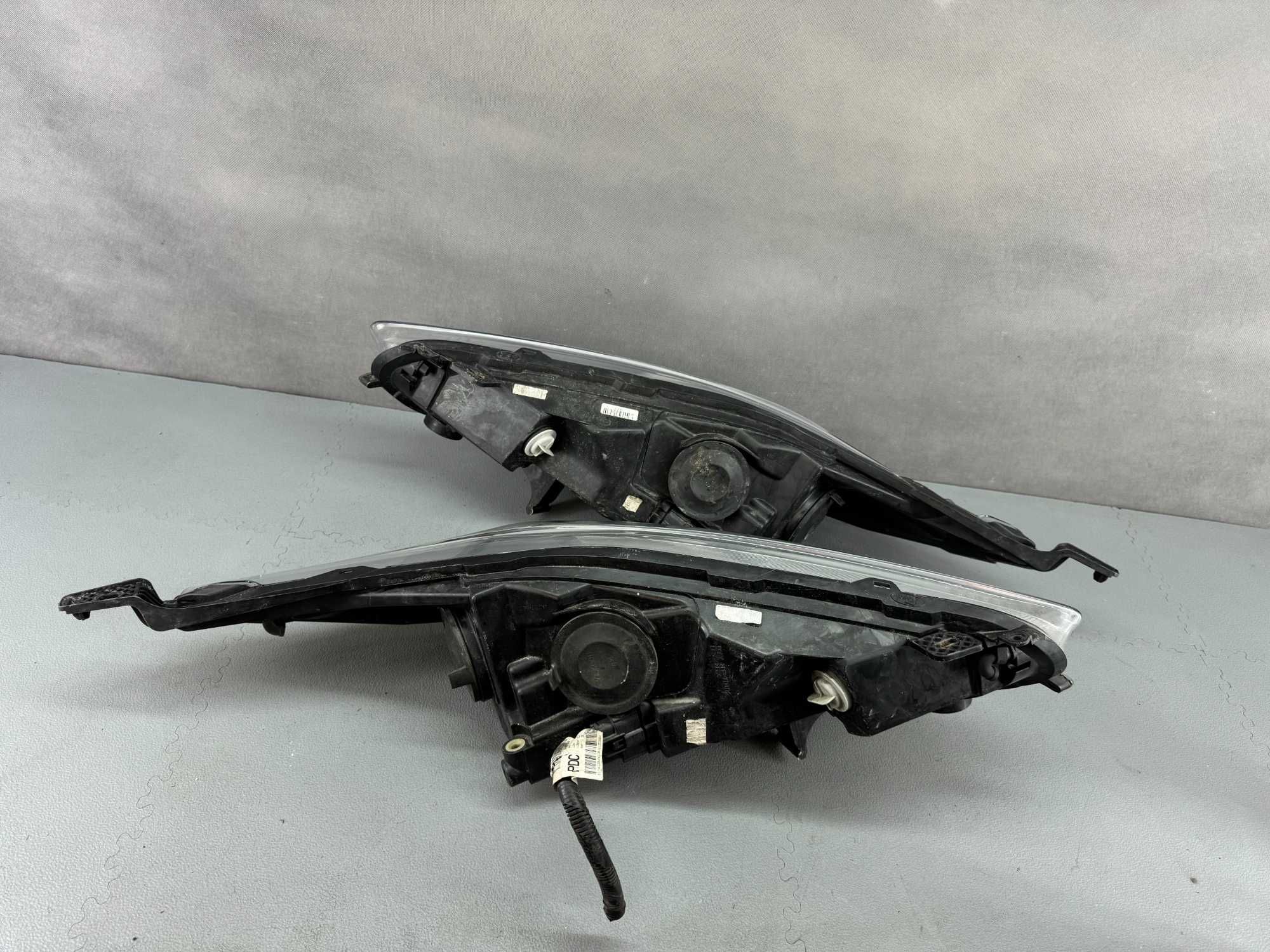 Ford Fiesta VII 7 MK7 Lift 12- Lampy Przód Przednie Lewa+Prawa EU IGŁA