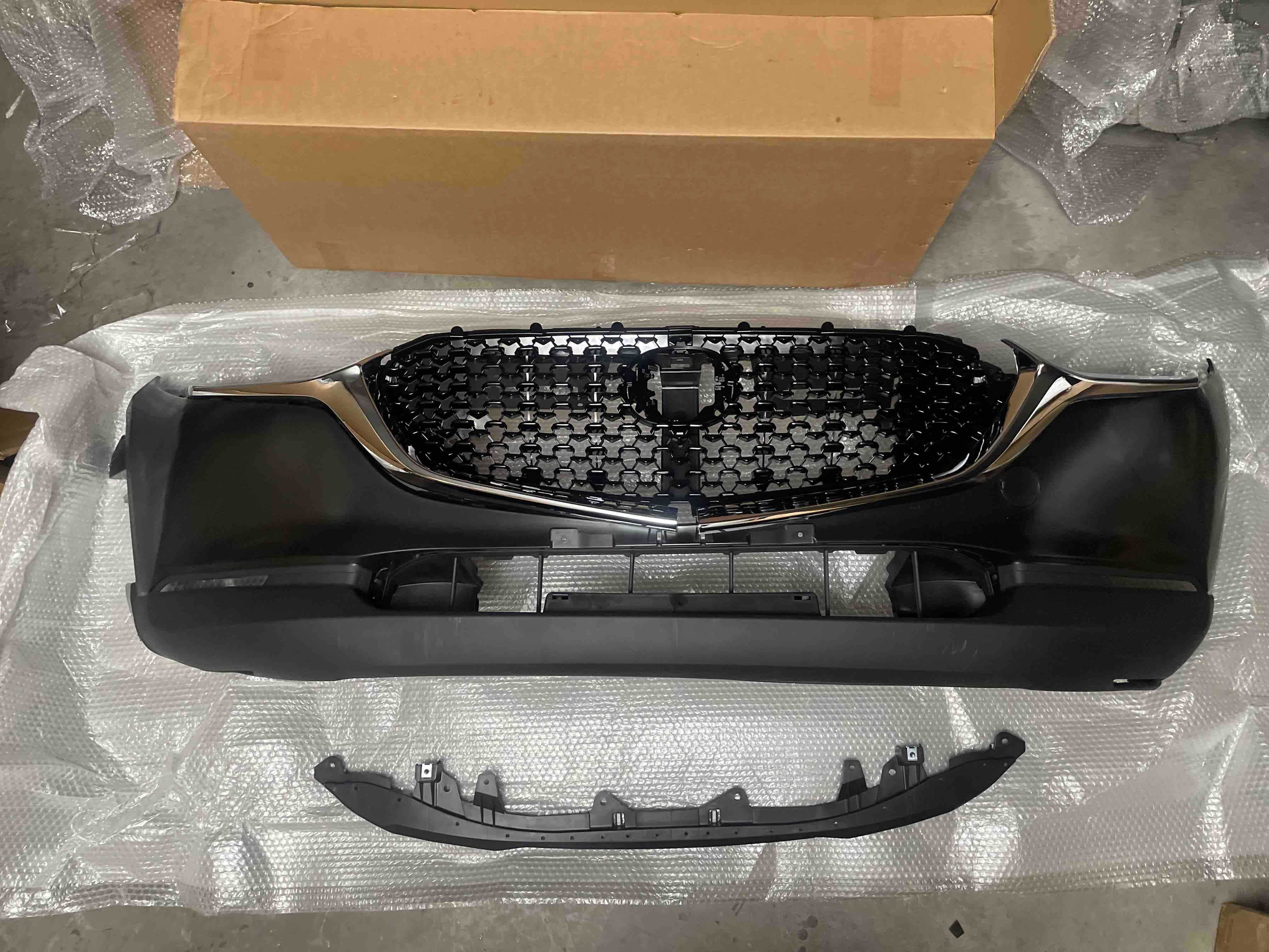 Решітка радіатора Mazda 3  2020 + / Mazda CX-30 2019 - 2025
