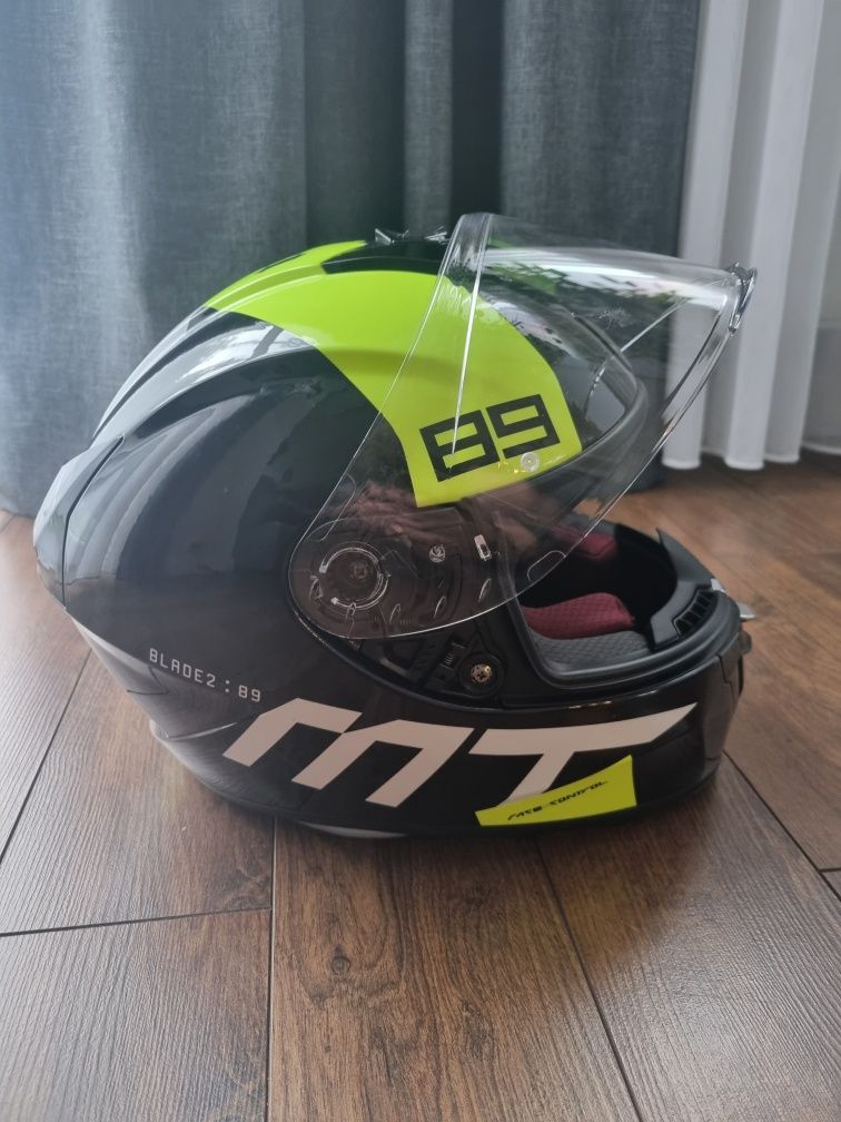 Kask motocyklowy MT HELMEST  BLADE 2 Czarny