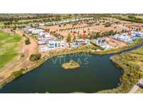 Terreno com projeto aprovado de Moradia de 4 quartos em Vilamoura