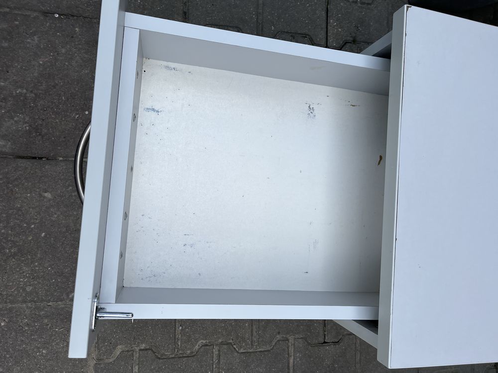 szafka jeżdżąca na kółkach szafka biurowa szafka pod biurko