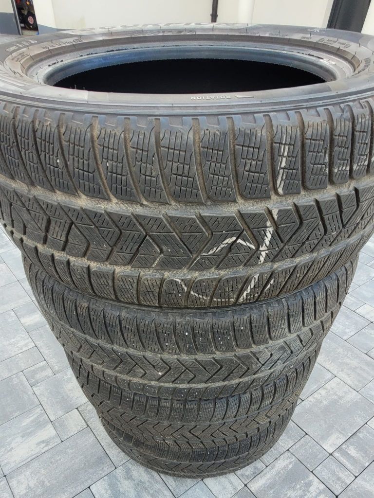 Opony 235/60R18. Pirelli Winter. 6 mm. Cena za komplet