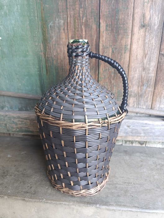 Бутиль для вина плетений