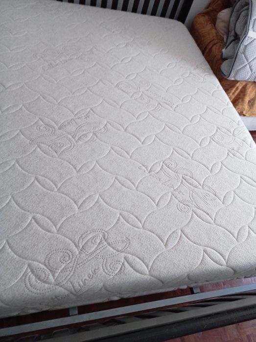 Colchão com estrado