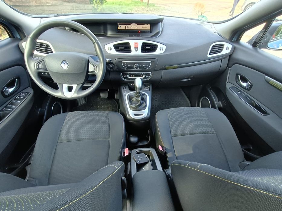 RENAULT SCENIC 2.0B, 2010 rok, zadbany