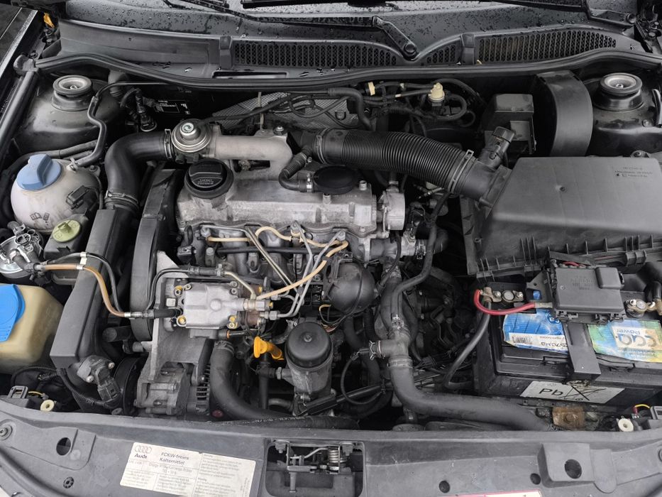 Vendo Audi A3 90cv
Carro conta com 340mil  km
Carro não precisa de nad