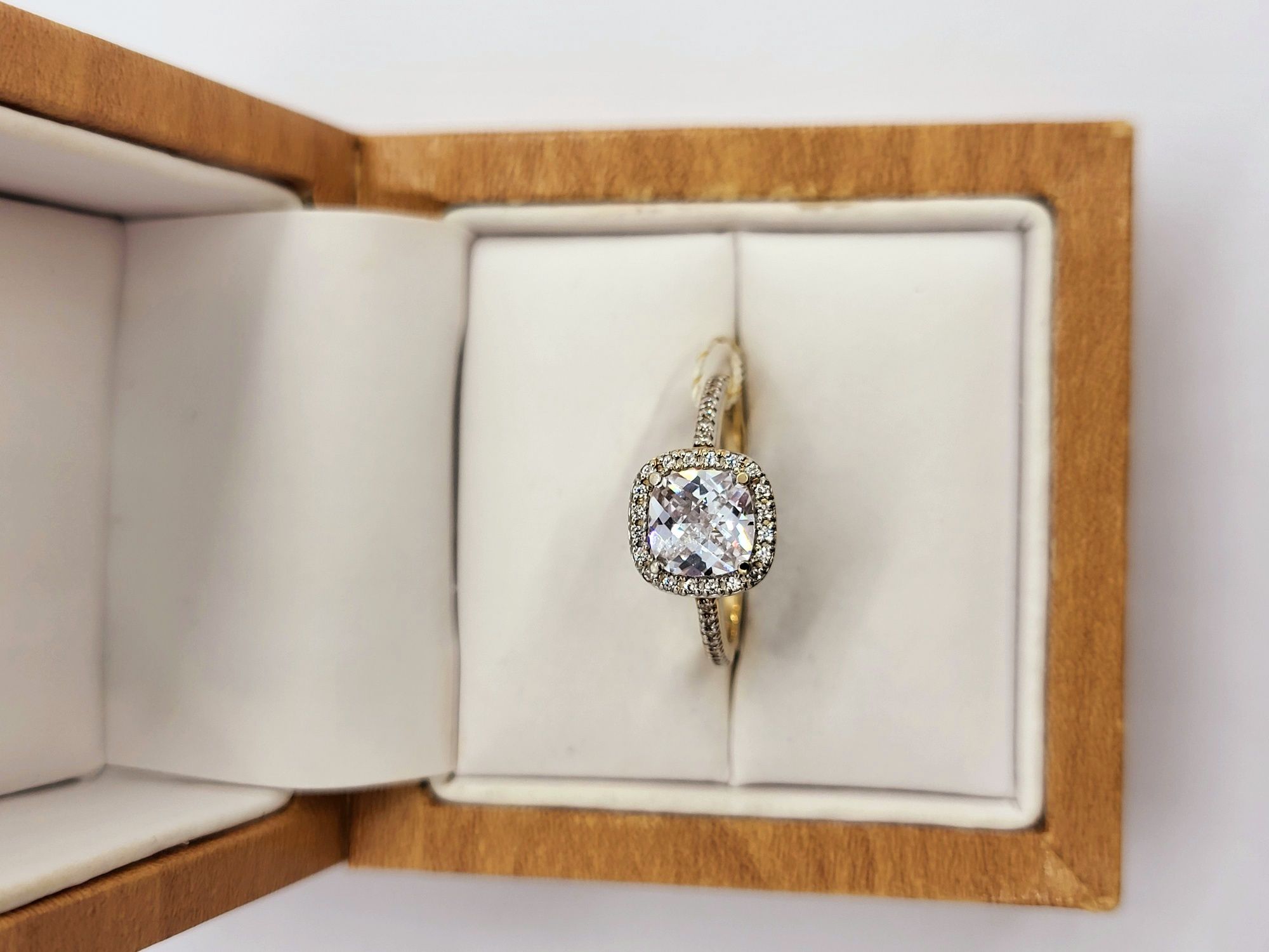Złoty pierścionek próba 585-14ct