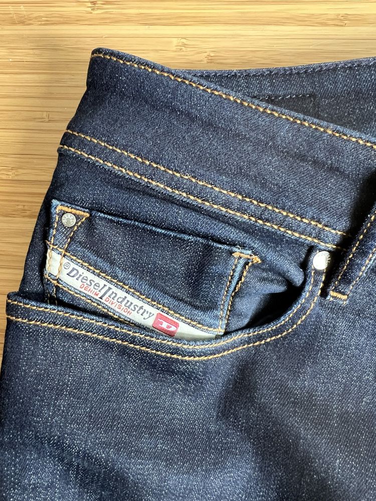Spodnie jeansowe Diesel oryginalne