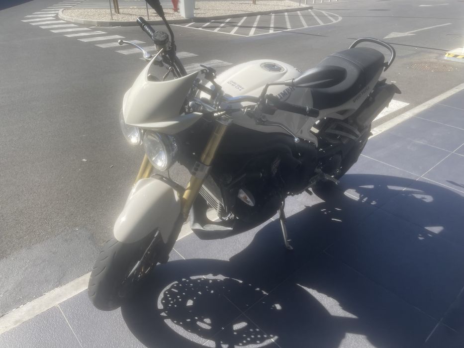 Triumph speed triple 1050