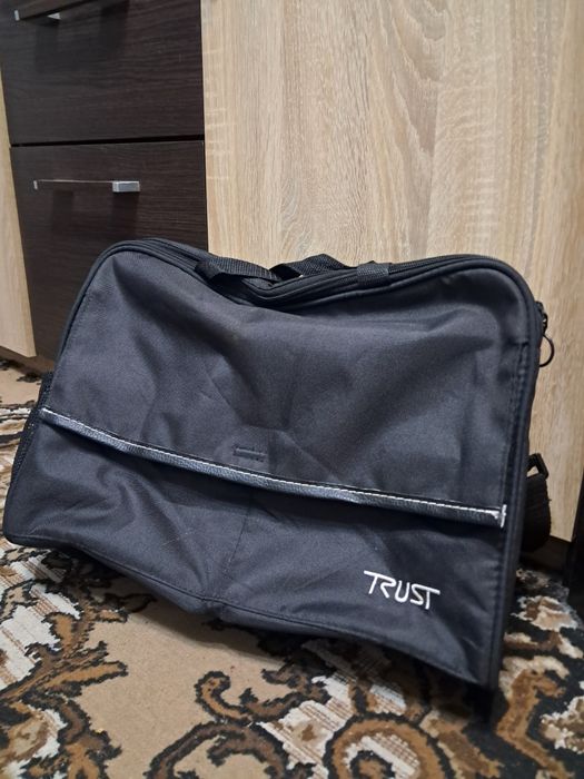 Зручна чоловіча сумка