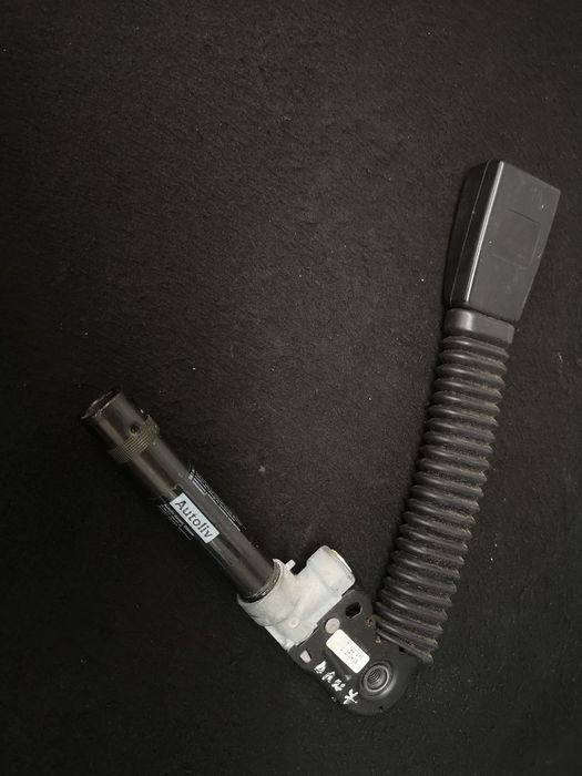 Cinto de Segurança frente esquerda  Pre-Tensor BMW7 E65 E66  2002+ (2x no estoque)