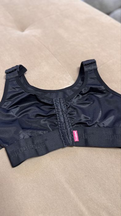 Компресійний бюстгальтер