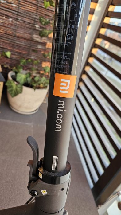 Hulajnoga elektryczna Xiaomi Mi Scooter Essential