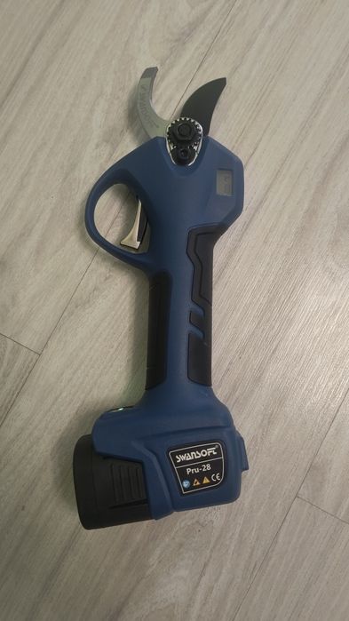 Swansoft pru 28 . Nowy sekator elektryczny.