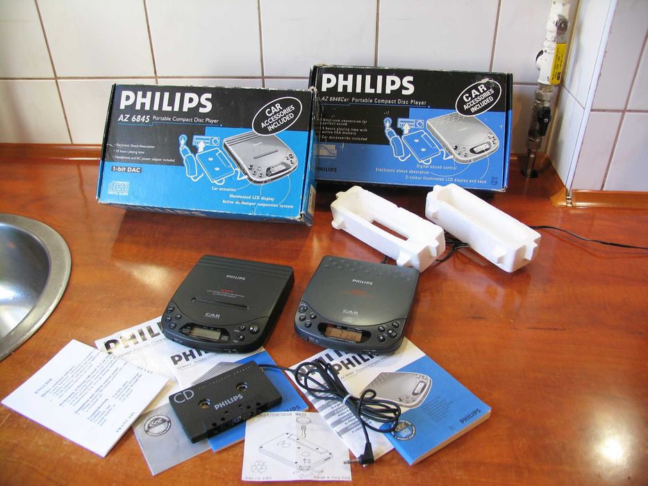 Philips AZ 6845 + AZ 8648 + CD Cassette Adaptor '' Discman ''