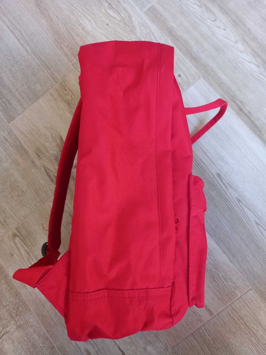 Mochila vermelha