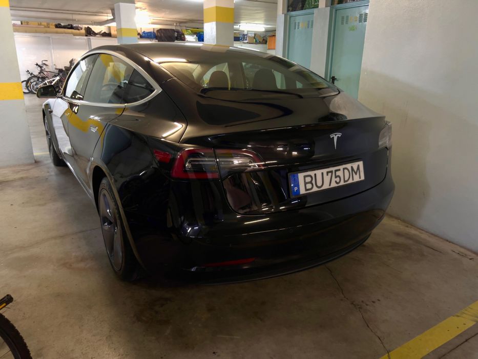 Tesla model 3 standard range plus rwd