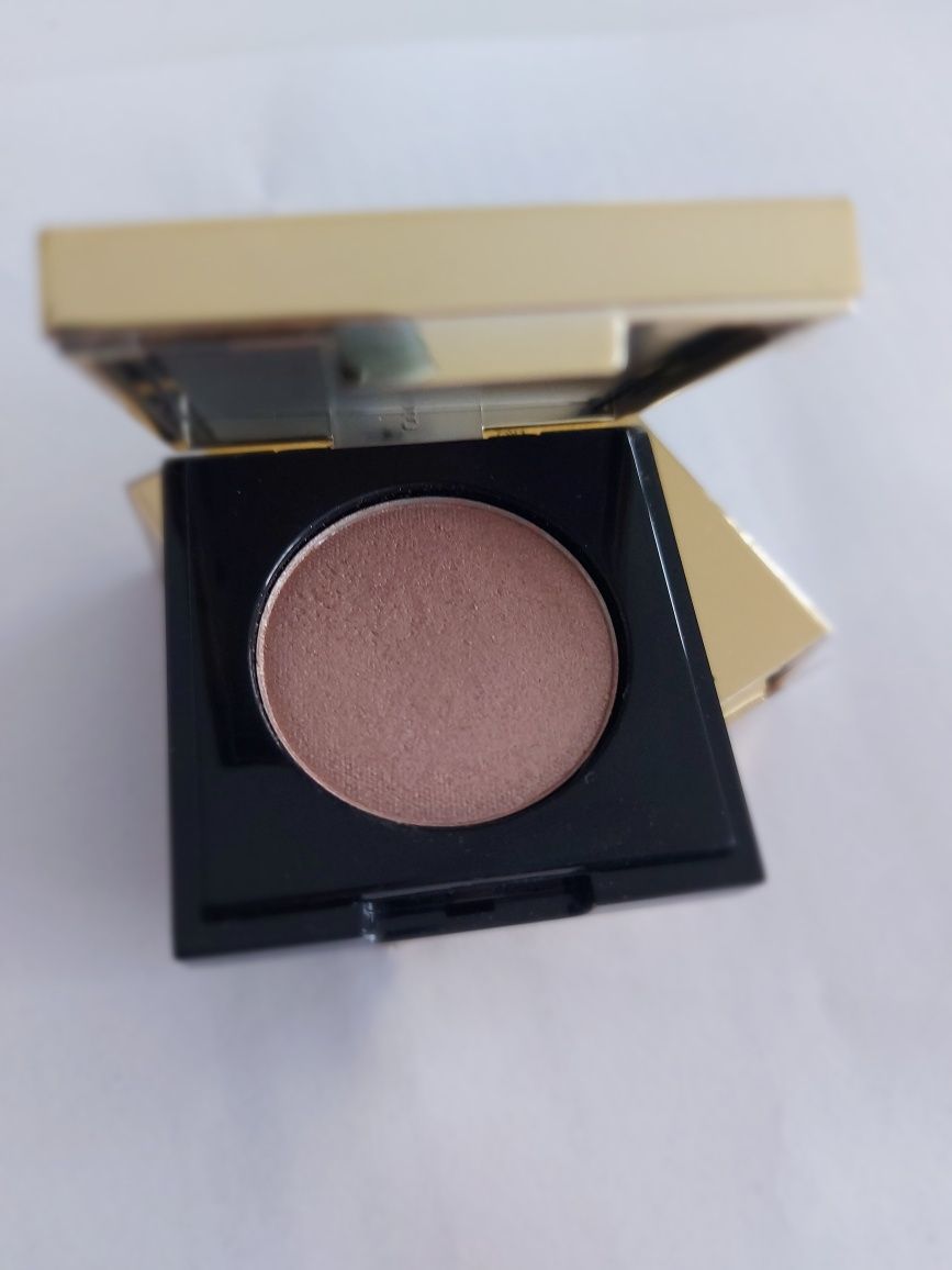 Cienie do powiek Yves Saint Laurent Satin Crush Mono