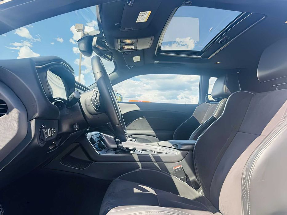 Dodge Challenger      2018