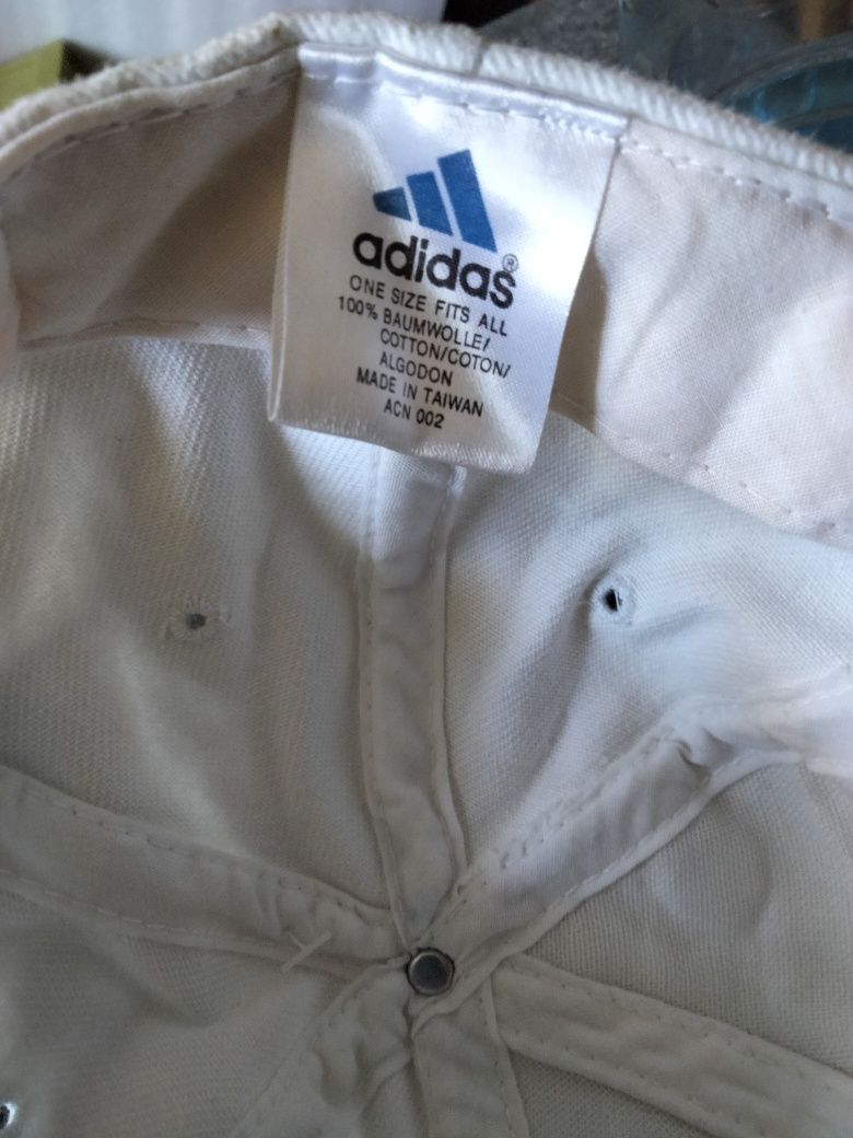 Dżokejka Adidas, Cropp i Tui