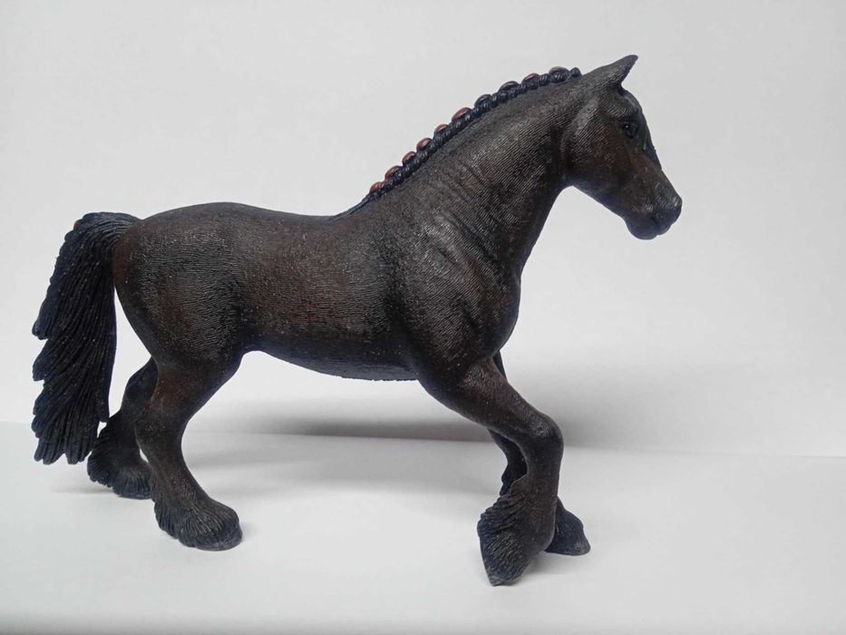 Schleich - koń klacz rasy fryzyjskiej